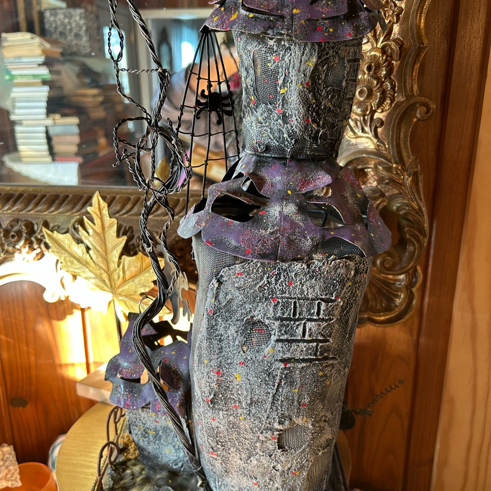 Vintage metal tall haunted house, Halloween decor - Picture 6 of 10